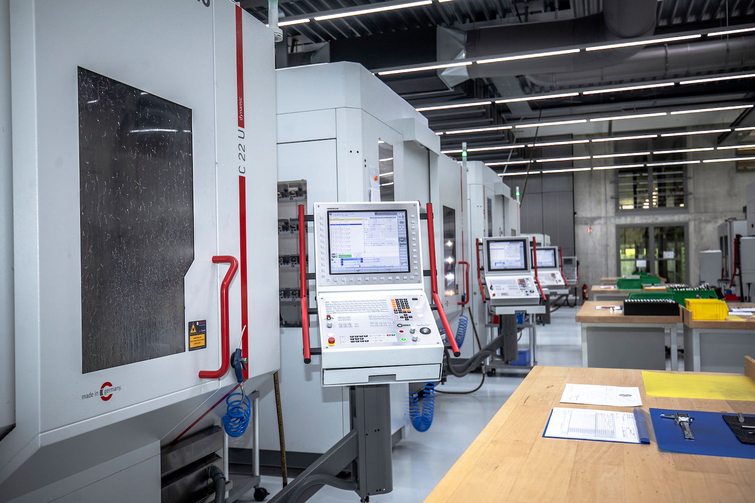 5-axis simultaneous milling centres